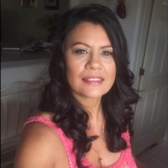 Meet your Posher, Lydia - Picture 1 of 1